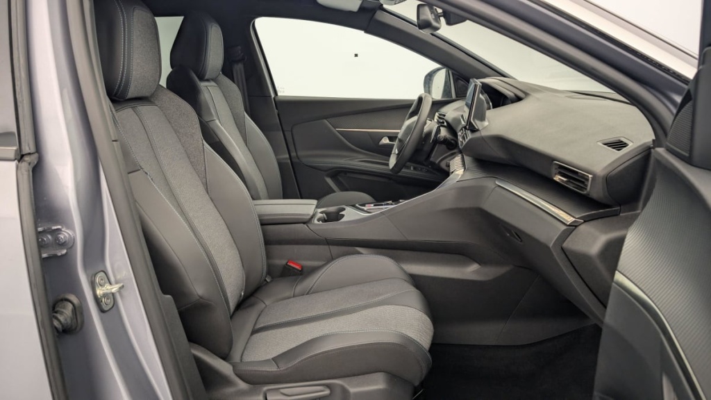 PEUGEOT 3008 Hybrid 180 e-EAT8 Allure Pack - ref: 1-351569 - Photo 9
