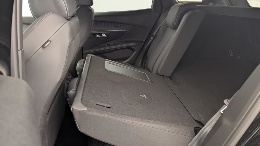 PEUGEOT 3008 Hybrid 180 e-EAT8 Allure Pack - ref: 1-351580 - Photo 12