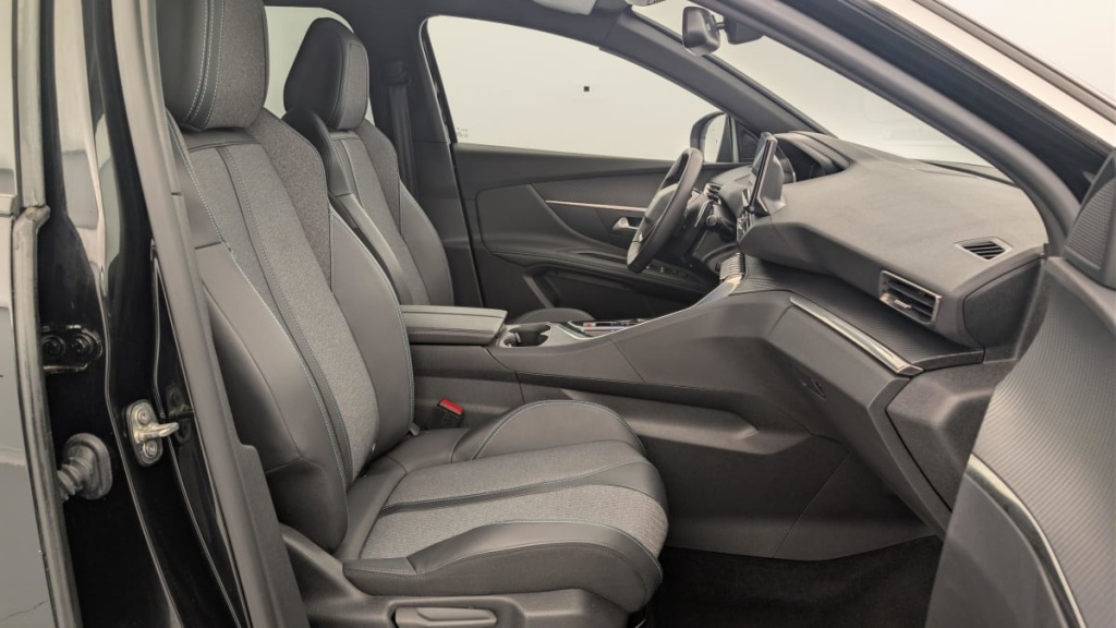 PEUGEOT 3008 Hybrid 180 e-EAT8 Allure Pack - ref: 1-351580 - Photo 9