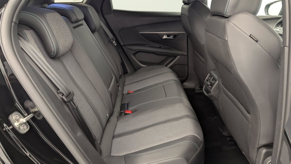 PEUGEOT 3008 Hybrid 180 e-EAT8 Allure Pack - ref: 1-351582 - Photo 10