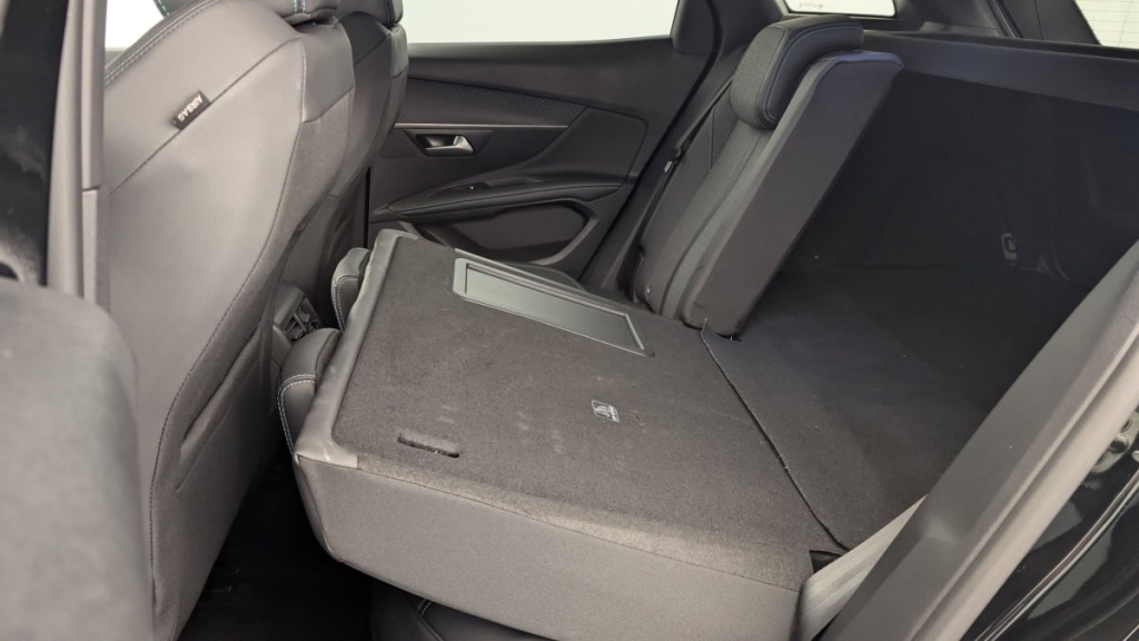 PEUGEOT 3008 Hybrid 180 e-EAT8 Allure Pack - ref: 1-351582 - Photo 12