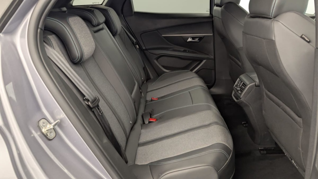 PEUGEOT 3008 Hybrid 180 e-EAT8 Allure Pack - ref: 1-351589 - Photo 10