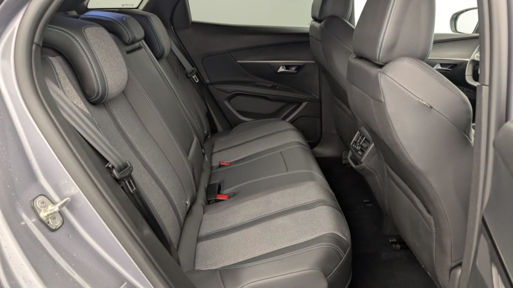 PEUGEOT 3008 Hybrid 180 e-EAT8 Allure Pack - ref: 1-351590 - Photo 10