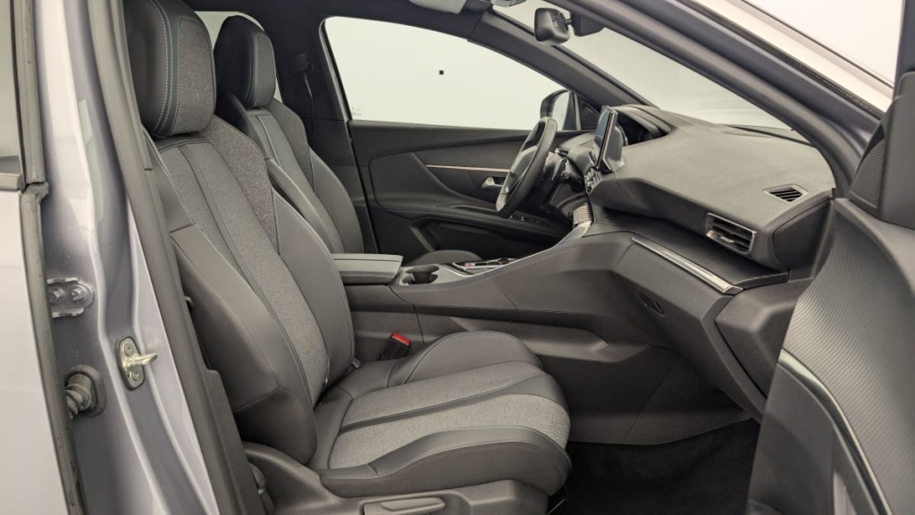 PEUGEOT 3008 Hybrid 180 e-EAT8 Allure Pack - ref: 1-351590 - Photo 9