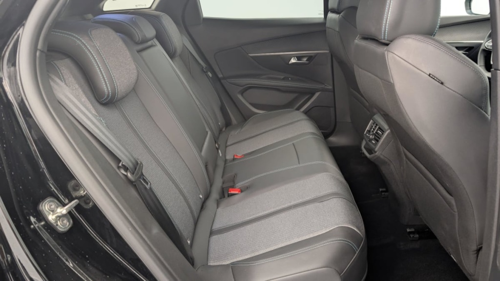 PEUGEOT 3008 Hybrid 180 e-EAT8 Allure Pack - ref: 1-351591 - Photo 10