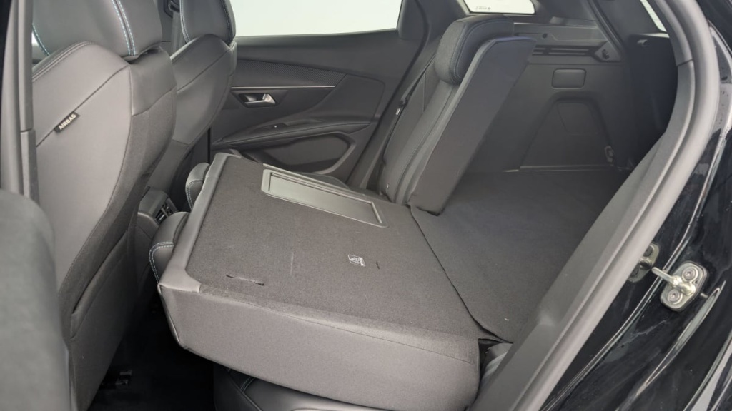 PEUGEOT 3008 Hybrid 180 e-EAT8 Allure Pack - ref: 1-351591 - Photo 12