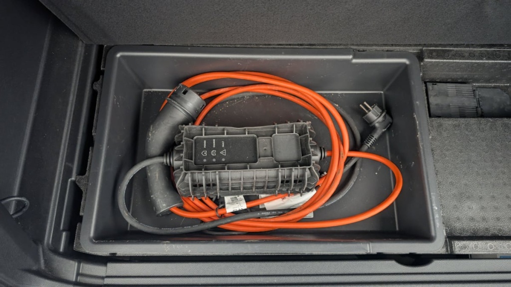 PEUGEOT 3008 Hybrid 180 e-EAT8 Allure Pack - ref: 1-351591 - Photo 20