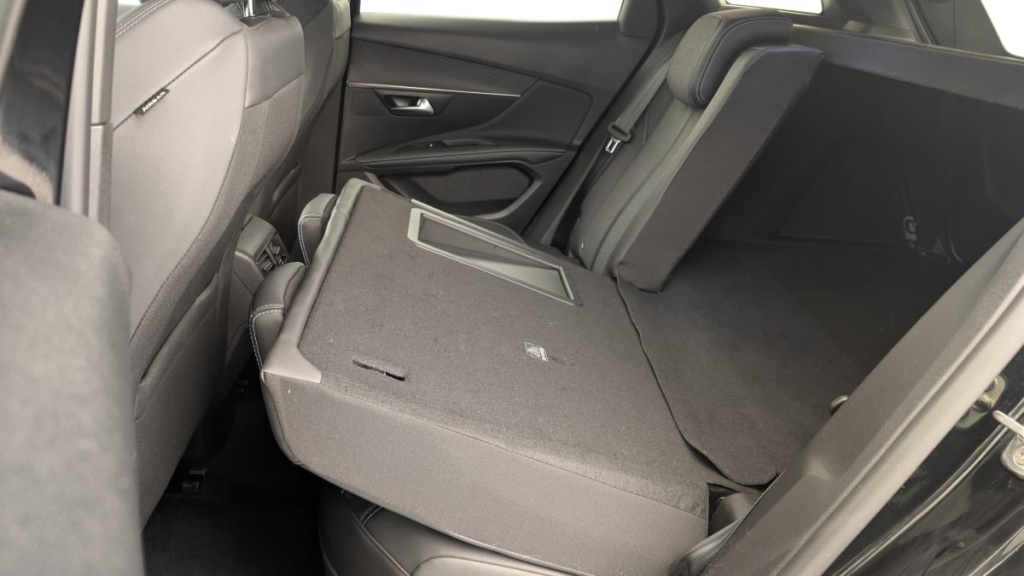 PEUGEOT 3008 Hybrid 180 e-EAT8 Allure Pack - ref: 1-351592 - Photo 12