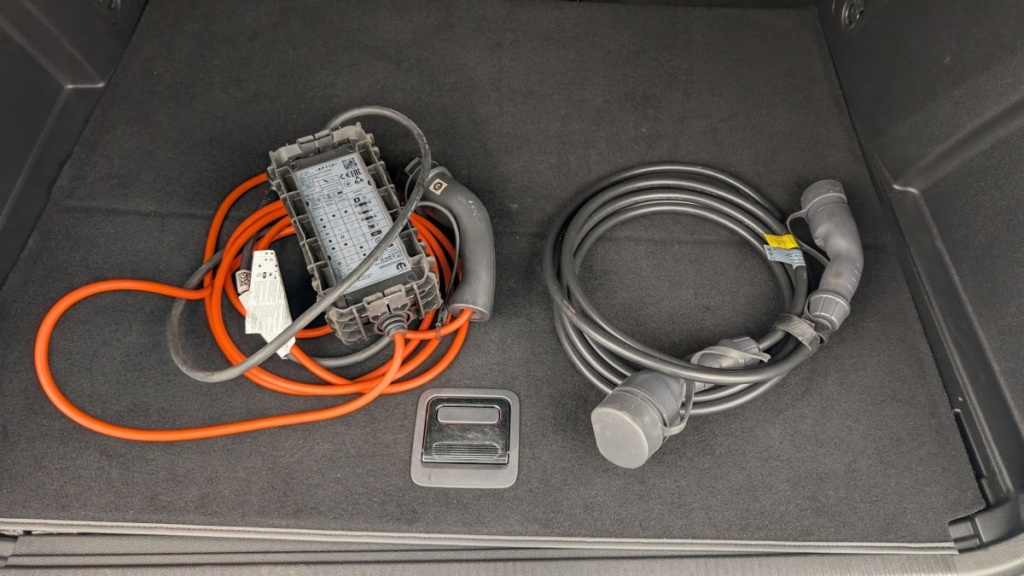 PEUGEOT 3008 Hybrid 180 e-EAT8 Allure Pack - ref: 1-351592 - Photo 20
