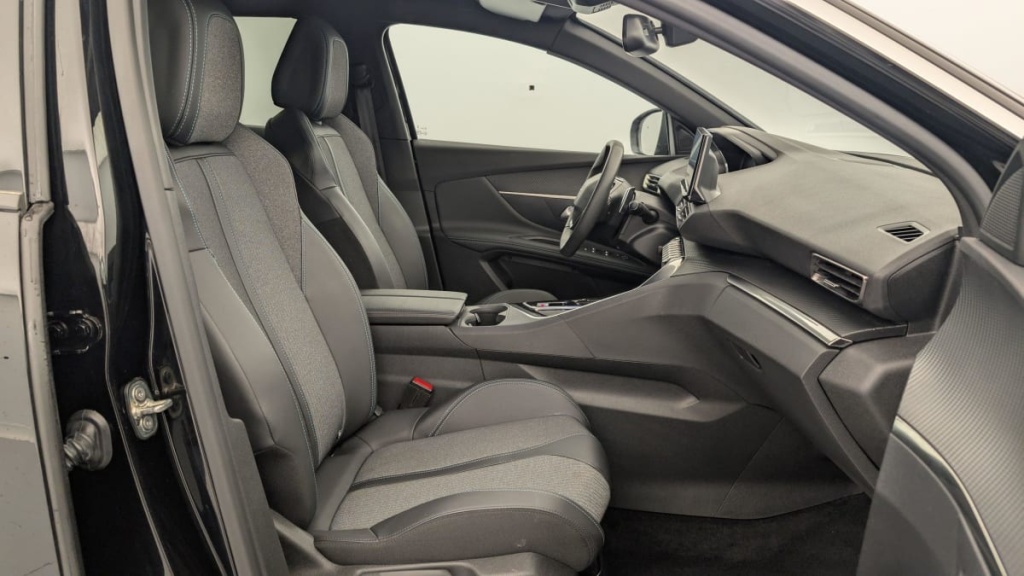 PEUGEOT 3008 Hybrid 180 e-EAT8 Allure Pack - ref: 1-351592 - Photo 9