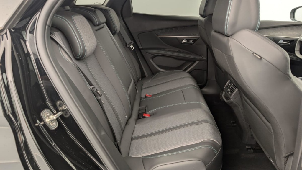 PEUGEOT 3008 Hybrid 180 e-EAT8 Allure Pack - ref: 1-351593 - Photo 10