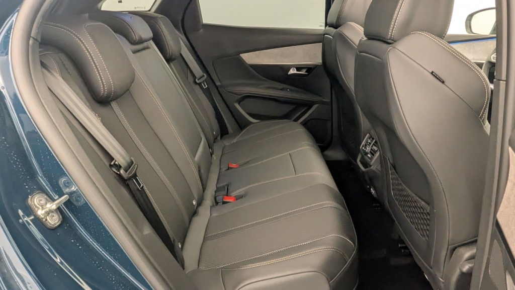 PEUGEOT 3008 Hybrid4 300 e-EAT8 GT - ref: 1-351608 - Photo 10