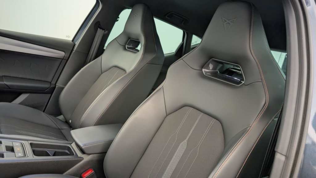 CUPRA Leon 1.4 E-HYBRID 204 CH DSG6 V - ref: 1-351804 - Photo 15