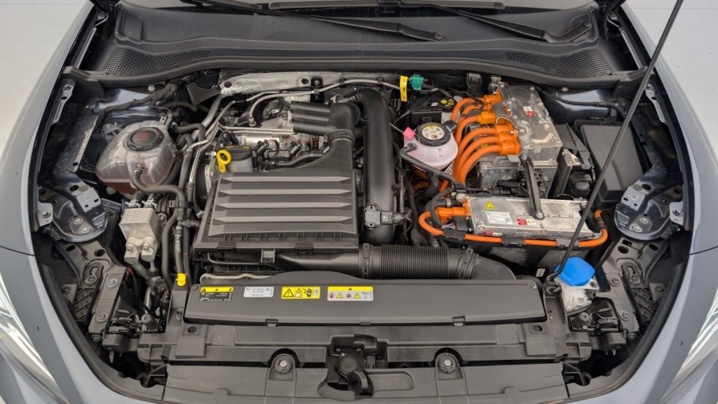 CUPRA Leon 1.4 E-HYBRID 204 CH DSG6 V - ref: 1-351804 - Photo 20