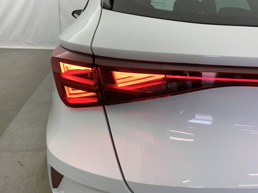 CUPRA LEON Sportstourer eHybrid 204 ch DSG6 V - ref: 1-351845 - Photo 18