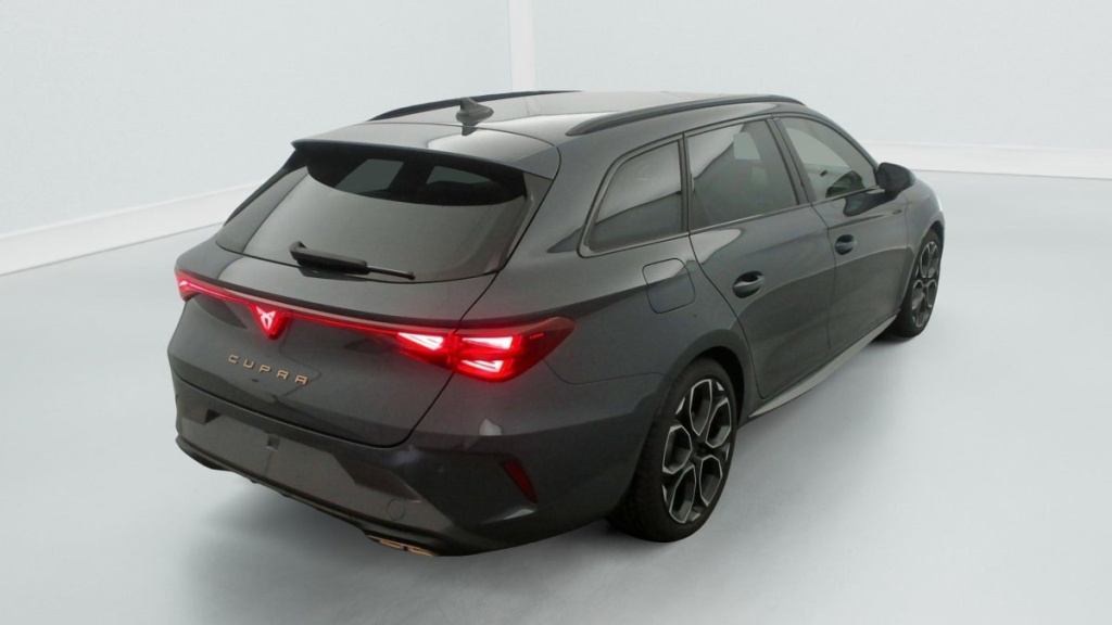 CUPRA LEON Sportstourer eHybrid 204 ch DSG6 V - ref: 1-351859 - Photo 7