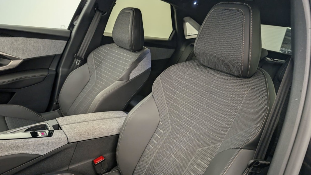 PEUGEOT 3008 Hybrid 136 e-DCS6 Allure - ref: 1-352775 - Photo 16