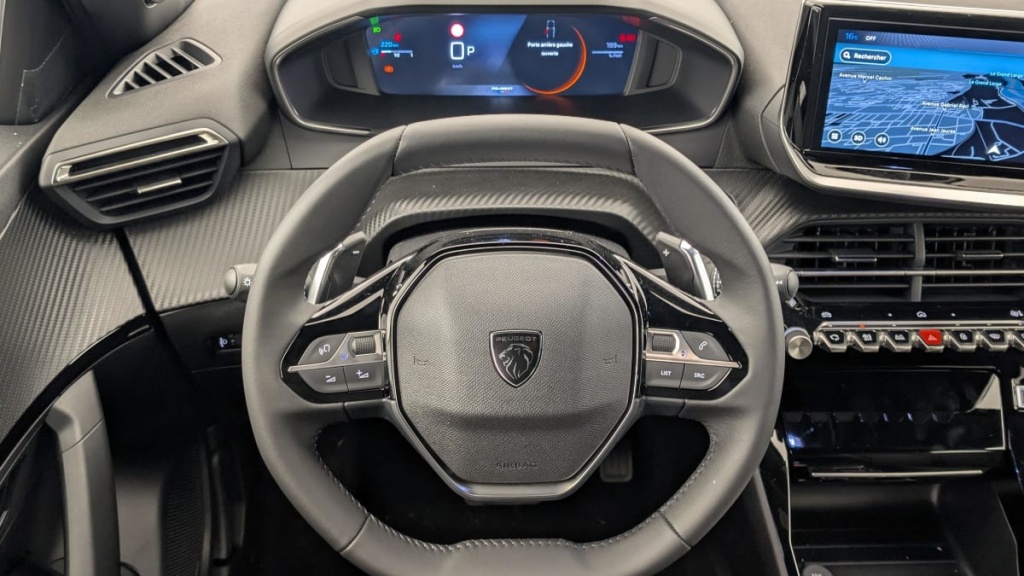 PEUGEOT 2008 Hybrid 145 e-DCS6 Allure - ref: 1-353187 - Photo 14