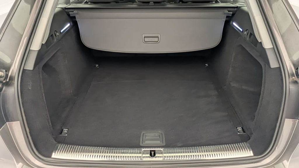 AUDI A4 Avant 40 TDI 204 S tronic 7 Design - ref: 1-353226 - Photo 11