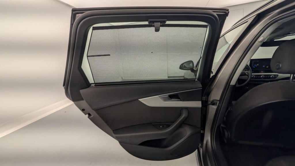 AUDI A4 Avant 40 TDI 204 S tronic 7 Design - ref: 1-353226 - Photo 19