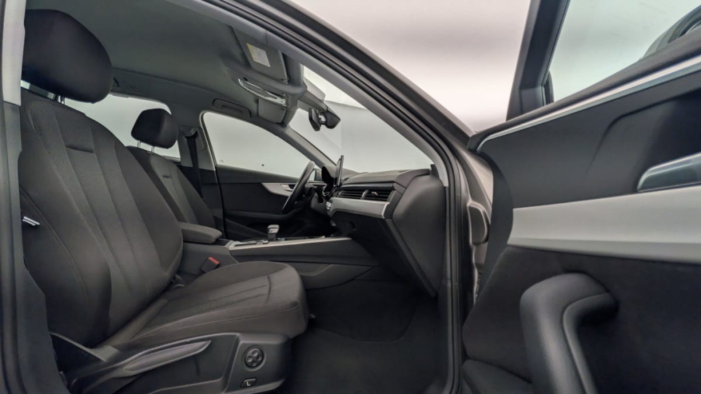 AUDI A4 Avant 40 TDI 204 S tronic 7 Design - ref: 1-353226 - Photo 9