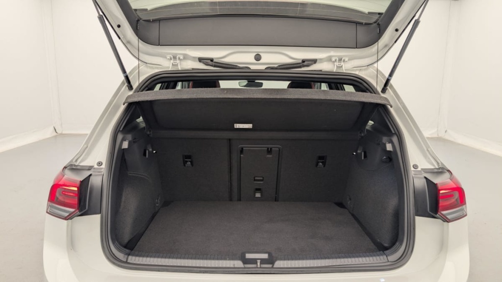 VOLKSWAGEN Golf 2.0 TSI 245 DSG7 GTI - ref: 1-353481 - Photo 11