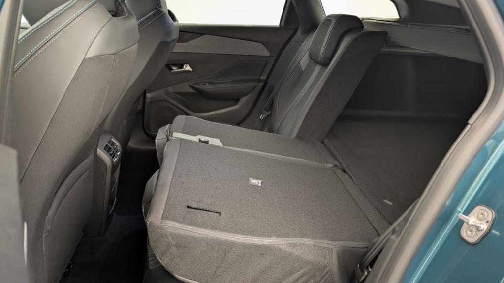 PEUGEOT 308 SW BlueHDi 130ch S S EAT8 Allure - ref: 1-353542 - Photo 12
