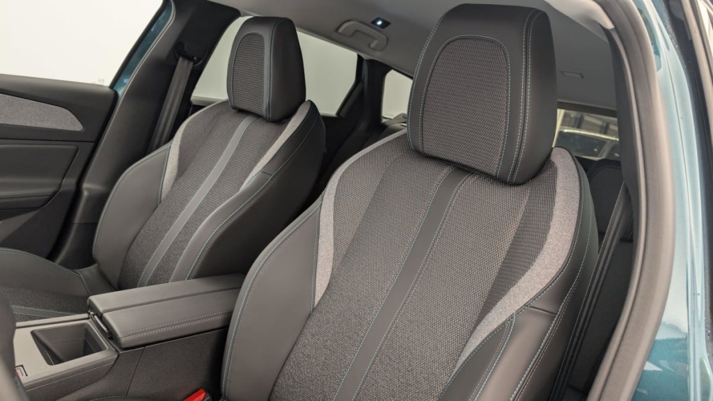 PEUGEOT 308 SW BlueHDi 130ch S S EAT8 Allure - ref: 1-353542 - Photo 16