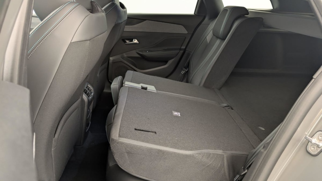 PEUGEOT 308 SW BlueHDi 130ch S S EAT8 Allure - ref: 1-353705 - Photo 12