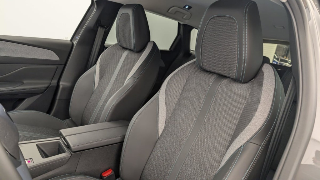 PEUGEOT 308 SW BlueHDi 130ch S S EAT8 Allure - ref: 1-353705 - Photo 16