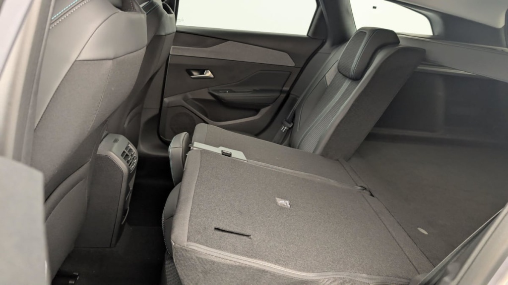 PEUGEOT 308 SW BlueHDi 130ch S S EAT8 Allure - ref: 1-353714 - Photo 12