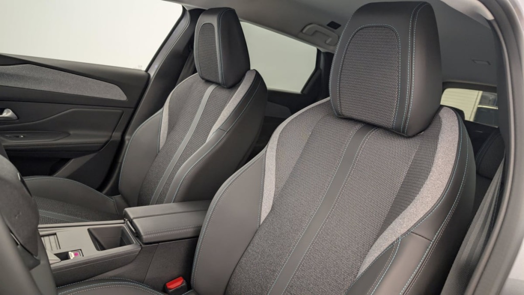 PEUGEOT 308 SW BlueHDi 130ch S S EAT8 Allure - ref: 1-353714 - Photo 16