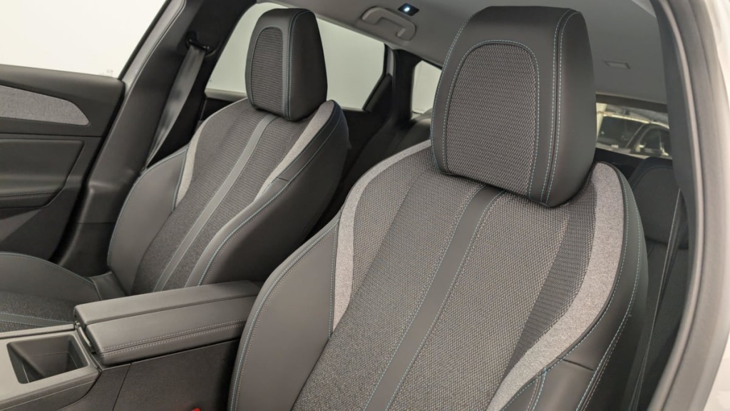 PEUGEOT 308 SW BlueHDi 130ch S S EAT8 Allure - ref: 1-353732 - Photo 16