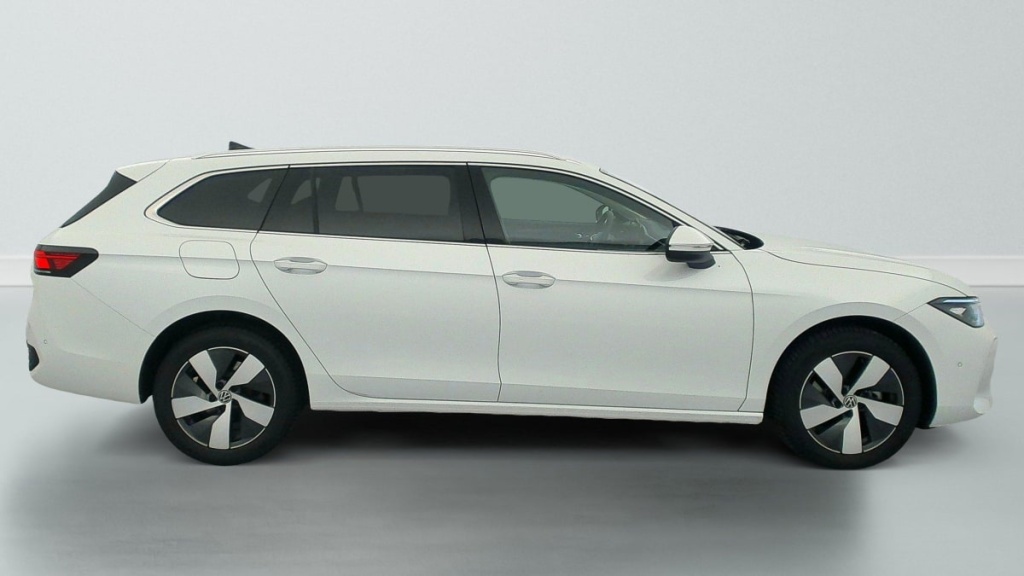 VOLKSWAGEN Passat SW 1.5 ETSI OPF 150 DSG7 LIFE PLUS - ref: 1-353756 - Photo 8