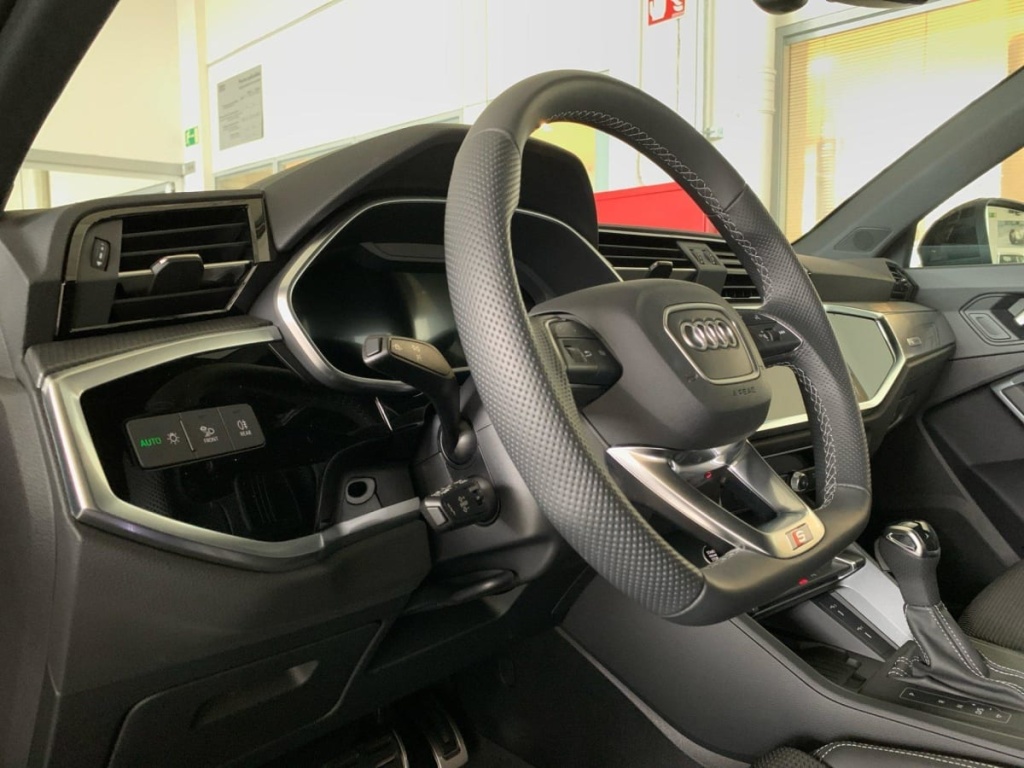 AUDI Q3 35 TDI 150 CH S TRONIC 7 S LINE - ref: 1-353794 - Photo 13