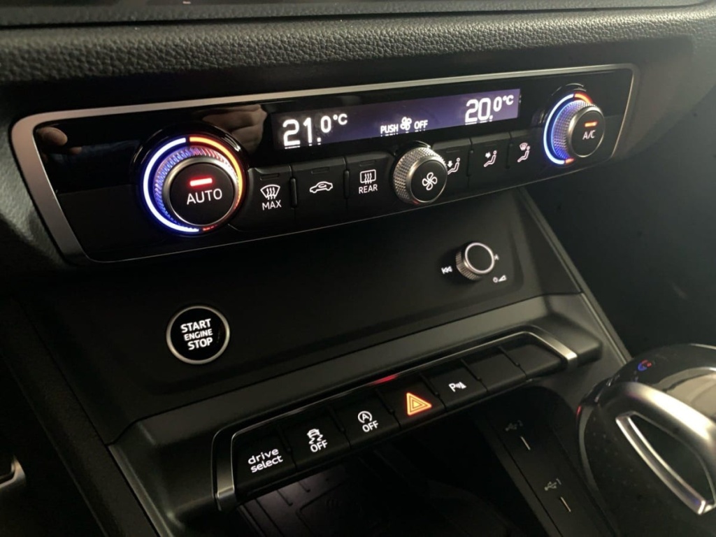 AUDI Q3 35 TDI 150 CH S TRONIC 7 S LINE - ref: 1-353794 - Photo 19