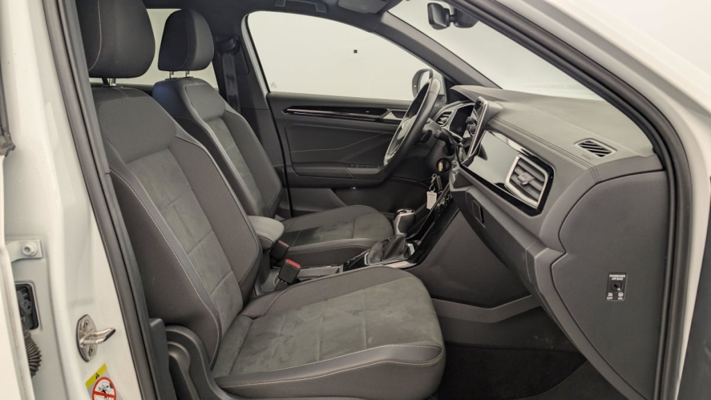 VOLKSWAGEN T-Roc 2.0 TDI 150 START STOP DSG7 R-LINE - ref: 1-354410 - Photo 9