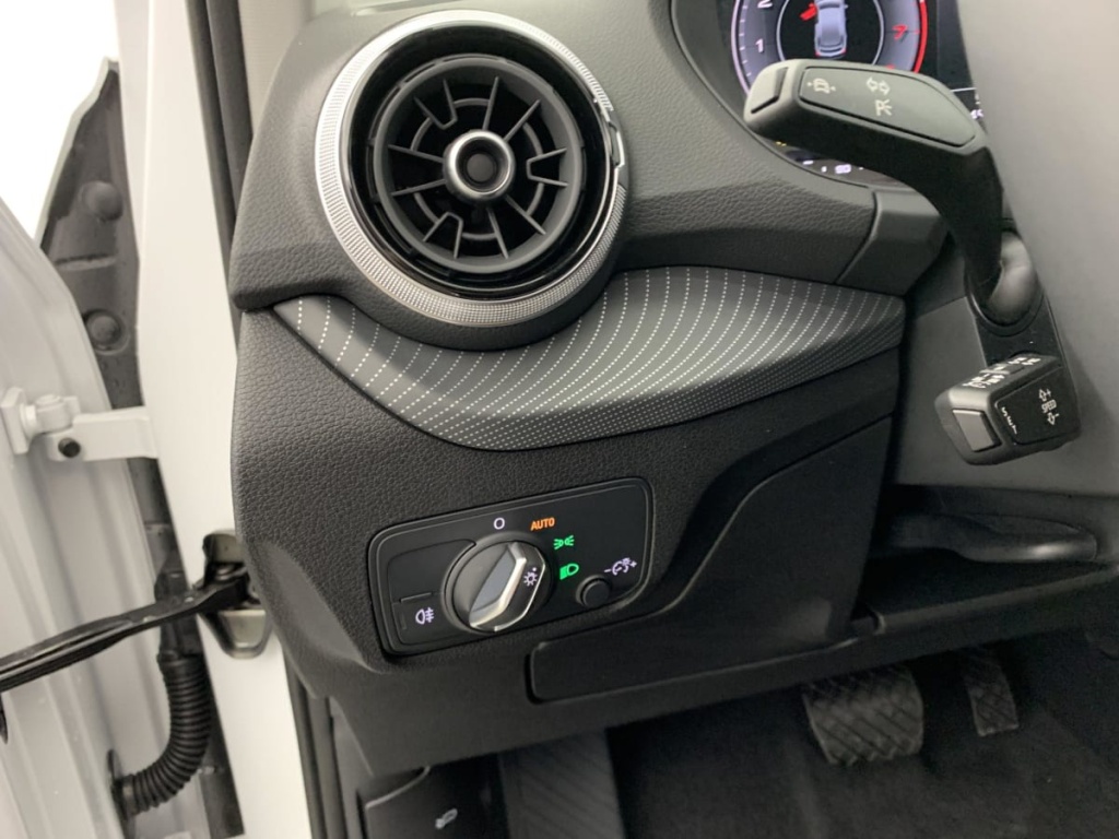 AUDI Q2 35 TFSI 150 S tronic 7 Design - ref: 1-354741 - Photo 20