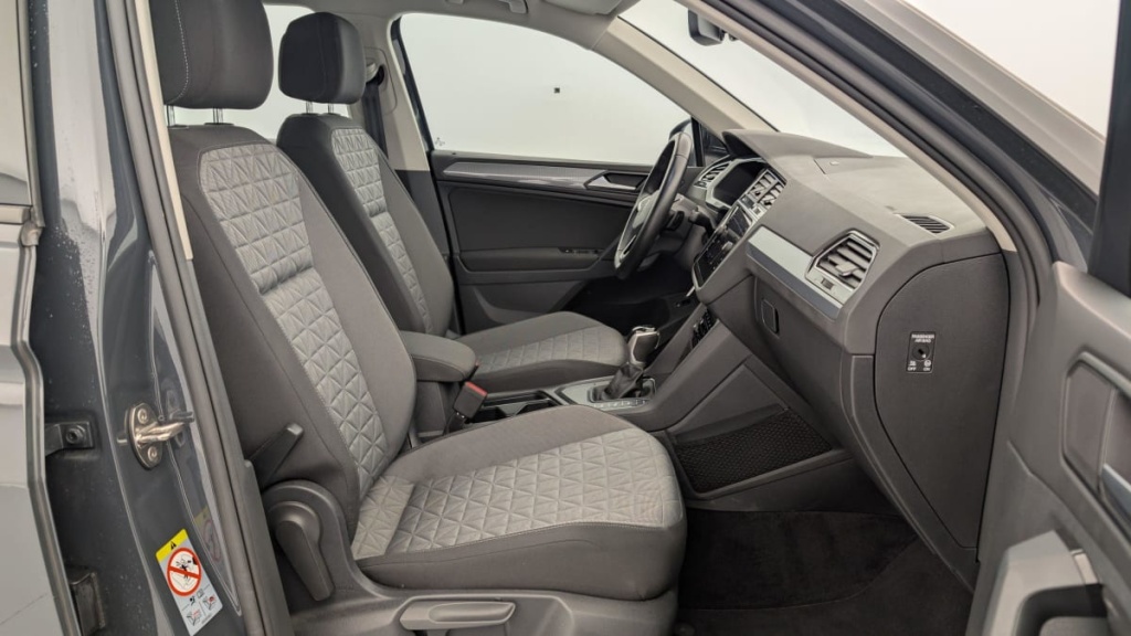 VOLKSWAGEN Tiguan 1.4 EHYBRID 245CH DSG6 LIFE - ref: 1-354829 - Photo 9