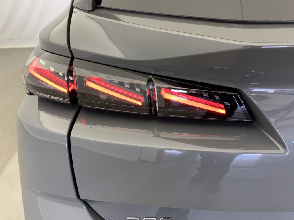 PEUGEOT 308 SW Hybrid 145 e-DCS6 GT - ref: 1-355133 - Photo 18