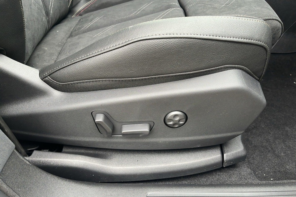 DS DS7 BlueHDi 130 EAT8 Pallas - ref: 1-355375 - Photo 18