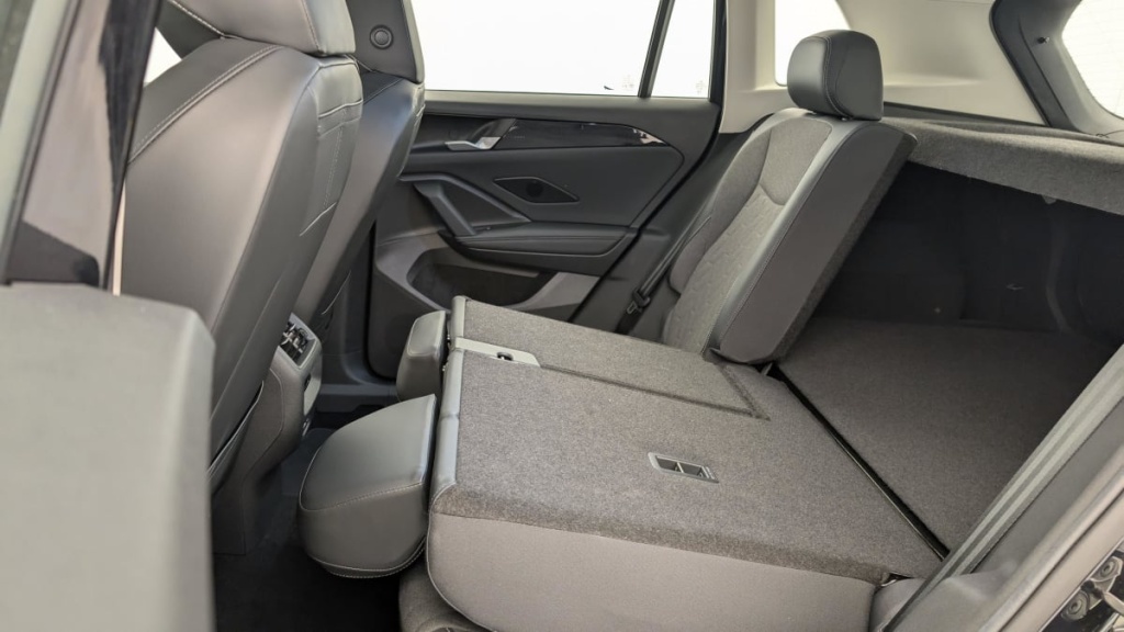 VOLKSWAGEN Tiguan 2.0 TDI 150ch DSG7 Life Plus - ref: 1-355462 - Photo 12