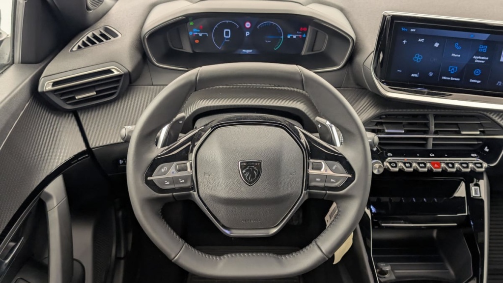 PEUGEOT 2008 Hybrid 145 e-DCS6 Allure - ref: 1-355676 - Photo 14