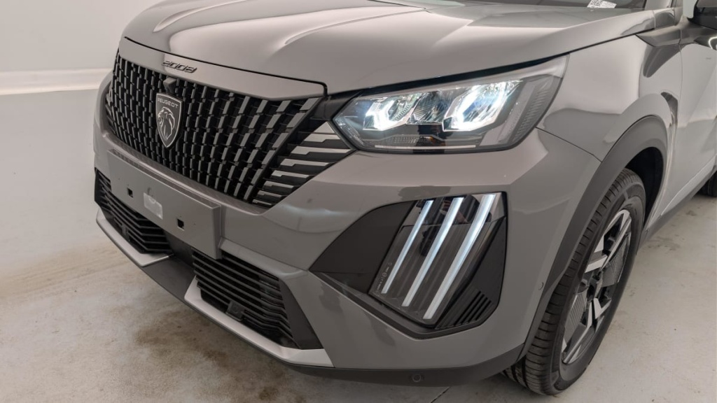 PEUGEOT 2008 Hybrid 145 e-DCS6 Allure - ref: 1-355689 - Photo 20