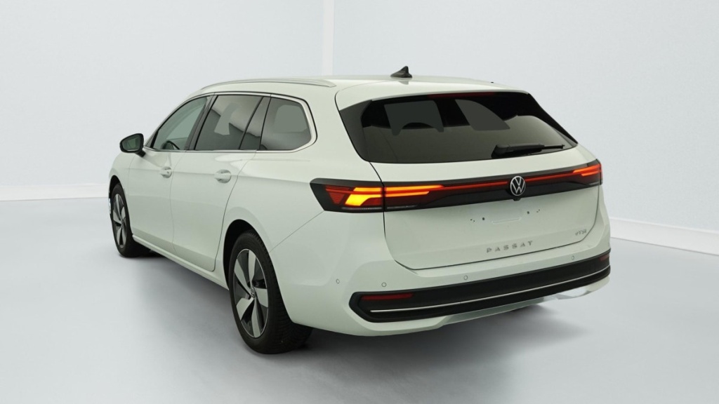 VOLKSWAGEN Passat SW 1.5 ETSI OPF 150 DSG7 LIFE PLUS - ref: 1-355753 - Photo 5