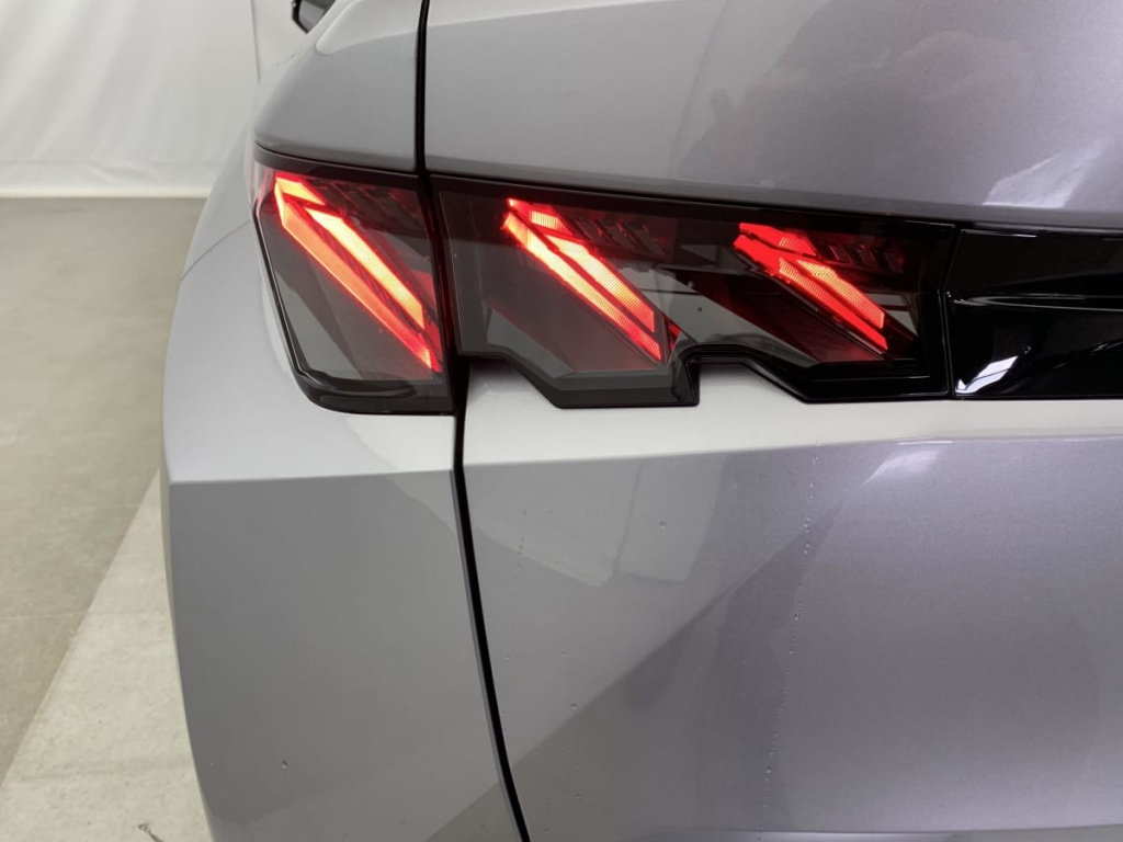 PEUGEOT 3008 Hybrid 145 e-DCS6 GT - ref: 1-355887 - Photo 10