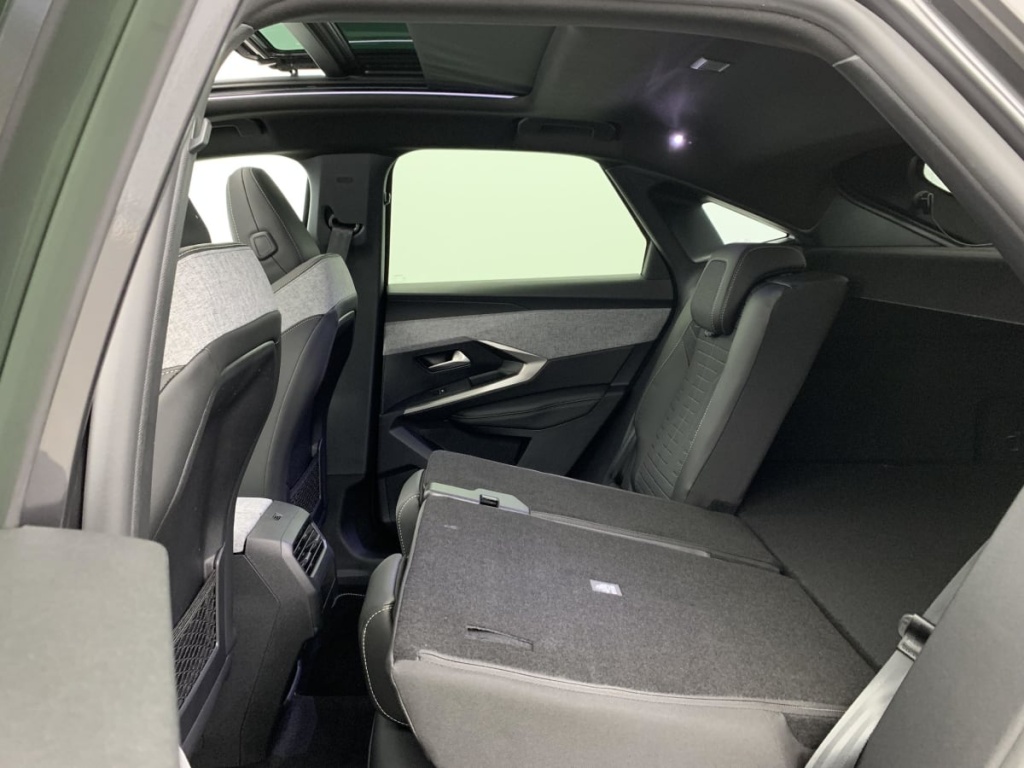 PEUGEOT 3008 Hybrid 145 e-DCS6 GT - ref: 1-355902 - Photo 12