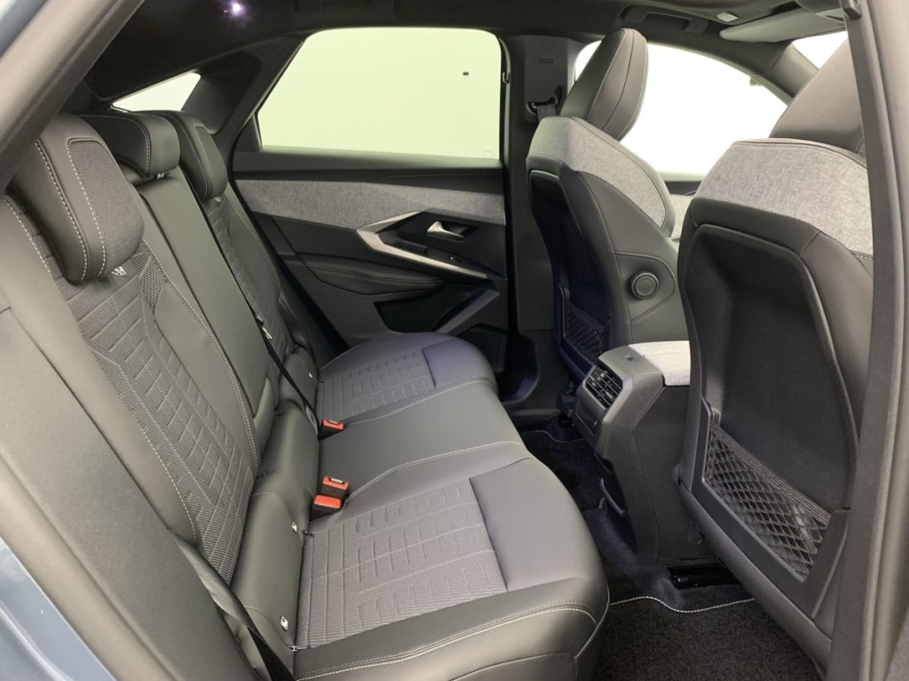 PEUGEOT 3008 Hybrid 145 e-DCS6 GT - ref: 1-355907 - Photo 10