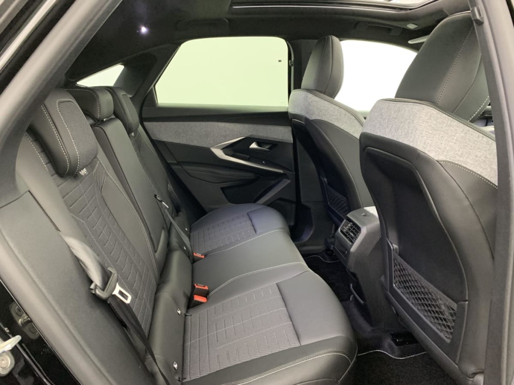 PEUGEOT 3008 Hybrid 145 e-DCS6 GT - ref: 1-355911 - Photo 10