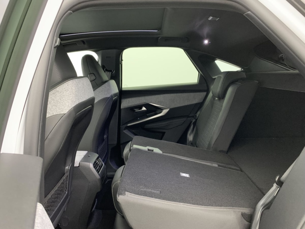 PEUGEOT 3008 Hybrid 145 e-DCS6 GT - ref: 1-355921 - Photo 12